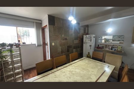 Casa à venda com 190m², 3 quartos e 4 vagas Casa à venda com 190m², 3 quartos e 4 vagasSala = Sala de Jantar