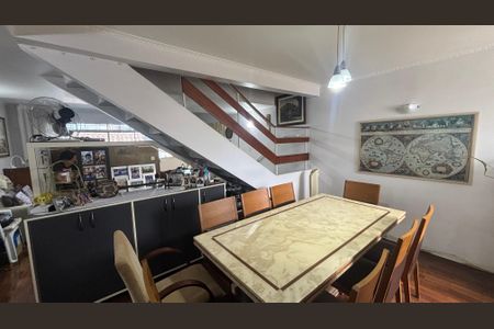 Casa à venda com 190m², 3 quartos e 4 vagas Casa à venda com 190m², 3 quartos e 4 vagasSala = Sala de Jantar