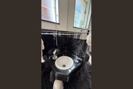 Casa à venda com 190m², 3 quartos e 4 vagas Casa à venda com 190m², 3 quartos e 4 vagasBanheiro