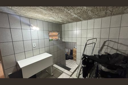 Casa à venda com 190m², 3 quartos e 4 vagas Casa à venda com 190m², 3 quartos e 4 vagasPorão