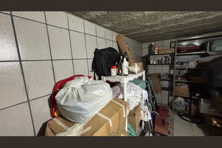 Casa à venda com 190m², 3 quartos e 4 vagas Casa à venda com 190m², 3 quartos e 4 vagasPorão