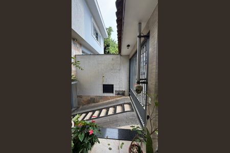 Casa à venda com 190m², 3 quartos e 4 vagas Casa à venda com 190m², 3 quartos e 4 vagasQuintal