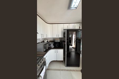 Casa à venda com 190m², 3 quartos e 4 vagas Casa à venda com 190m², 3 quartos e 4 vagasCozinha