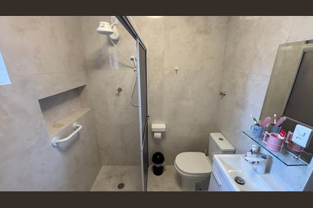 Casa à venda com 190m², 3 quartos e 4 vagas Casa à venda com 190m², 3 quartos e 4 vagasBanheiro