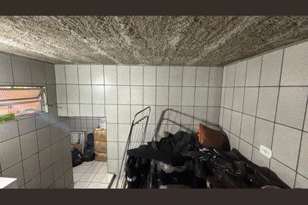 Casa à venda com 190m², 3 quartos e 4 vagas Casa à venda com 190m², 3 quartos e 4 vagasPorão