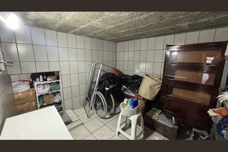 Casa à venda com 190m², 3 quartos e 4 vagas Casa à venda com 190m², 3 quartos e 4 vagasPorão