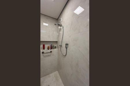 Casa à venda com 190m², 3 quartos e 4 vagas Casa à venda com 190m², 3 quartos e 4 vagasBanheiro da Suíte