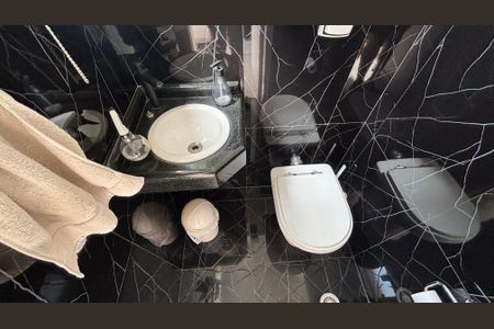 Casa à venda com 190m², 3 quartos e 4 vagas Casa à venda com 190m², 3 quartos e 4 vagasBanheiro