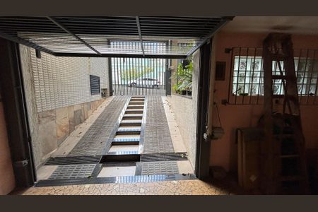 Casa à venda com 190m², 3 quartos e 4 vagas Casa à venda com 190m², 3 quartos e 4 vagasGaragem