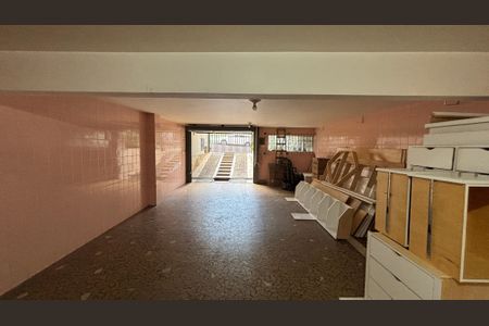 Casa à venda com 190m², 3 quartos e 4 vagas Casa à venda com 190m², 3 quartos e 4 vagasGaragem