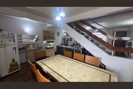 Casa à venda com 190m², 3 quartos e 4 vagas Casa à venda com 190m², 3 quartos e 4 vagasSala = Sala de Jantar