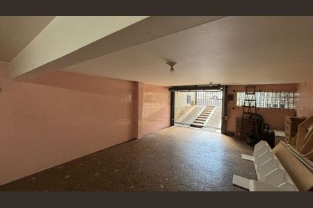 Casa à venda com 190m², 3 quartos e 4 vagas Casa à venda com 190m², 3 quartos e 4 vagasGaragem