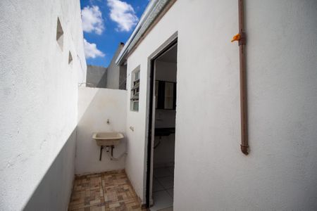 Studio para alugar com 30m², 1 quarto e sem vaga Studio para alugar com 30m², 1 quarto e sem vagaÁrea de Serviço