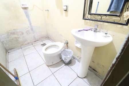 Casa para alugar com 360m², 2 quartos e 3 vagasBanheiro do Quarto 2