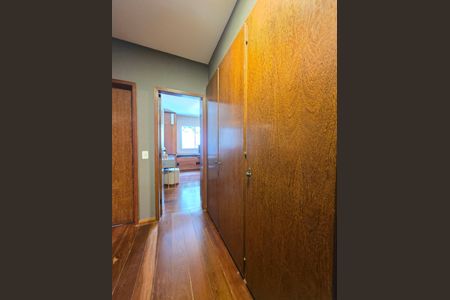 Apartamento à venda com 204m², 4 quartos e 4 vagas Apartamento à venda com 204m², 4 quartos e 4 vagasRouparia