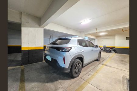 Apartamento à venda com 204m², 4 quartos e 4 vagas Apartamento à venda com 204m², 4 quartos e 4 vagasGaragens