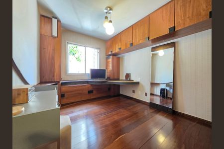 Apartamento à venda com 204m², 4 quartos e 4 vagas Apartamento à venda com 204m², 4 quartos e 4 vagasQuarto 2