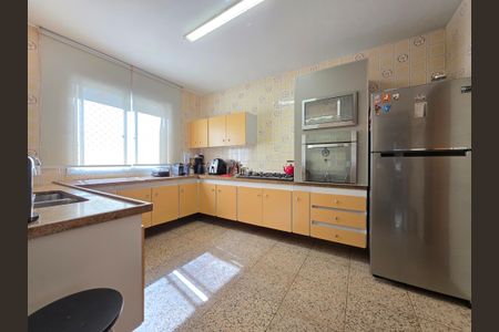 Apartamento à venda com 204m², 4 quartos e 4 vagas Apartamento à venda com 204m², 4 quartos e 4 vagasCozinha