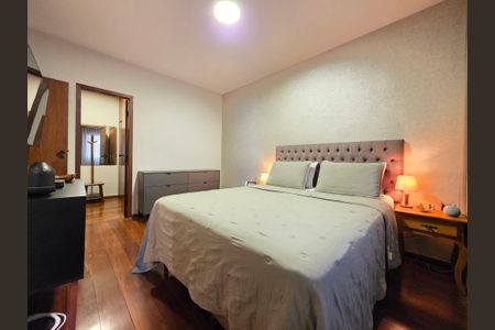 Apartamento à venda com 204m², 4 quartos e 4 vagas Apartamento à venda com 204m², 4 quartos e 4 vagasQuarto Suíte 1