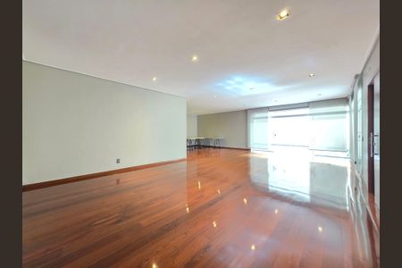 Apartamento à venda com 204m², 4 quartos e 4 vagas Apartamento à venda com 204m², 4 quartos e 4 vagasSalão de festas