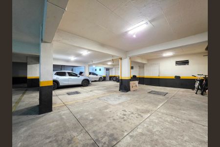 Apartamento à venda com 204m², 4 quartos e 4 vagas Apartamento à venda com 204m², 4 quartos e 4 vagasGaragens