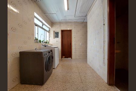 Apartamento à venda com 204m², 4 quartos e 4 vagas Apartamento à venda com 204m², 4 quartos e 4 vagasÁrea de Serviço e DCE