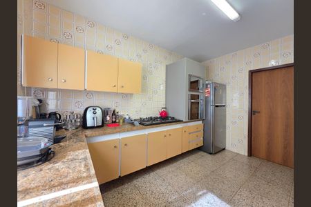 Apartamento à venda com 204m², 4 quartos e 4 vagas Apartamento à venda com 204m², 4 quartos e 4 vagasCozinha