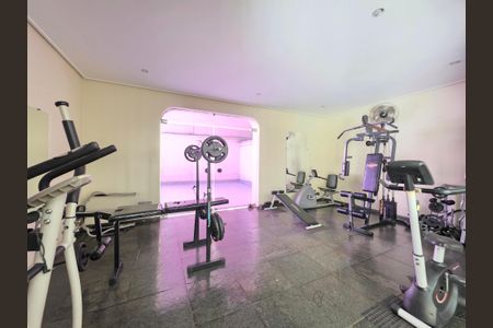 Apartamento à venda com 204m², 4 quartos e 4 vagas Apartamento à venda com 204m², 4 quartos e 4 vagasAcademia