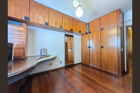 Apartamento à venda com 204m², 4 quartos e 4 vagas Apartamento à venda com 204m², 4 quartos e 4 vagasQuarto 2