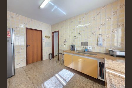 Apartamento à venda com 204m², 4 quartos e 4 vagas Apartamento à venda com 204m², 4 quartos e 4 vagasCozinha