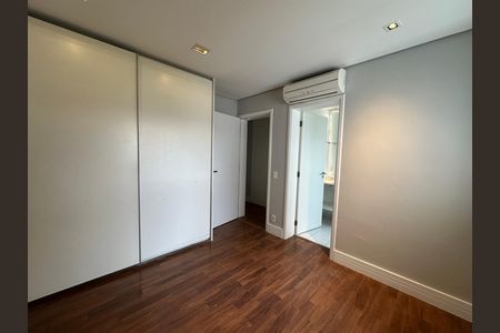 Apartamento à venda com 196m², 3 quartos e 3 vagasSuíte 2