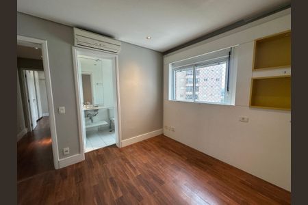 Apartamento à venda com 196m², 3 quartos e 3 vagasSuíte 2