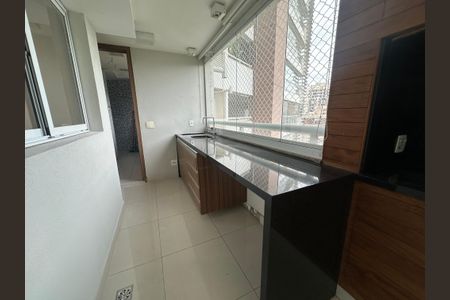 Apartamento à venda com 196m², 3 quartos e 3 vagasChurrasqueira