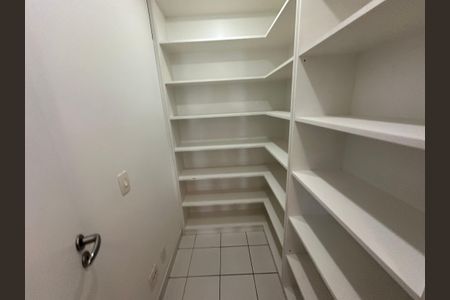 Apartamento à venda com 196m², 3 quartos e 3 vagasDespensa