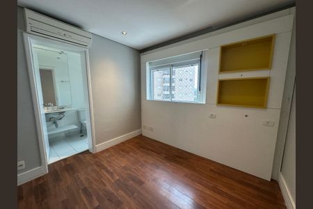 Apartamento à venda com 196m², 3 quartos e 3 vagasSuíte 2