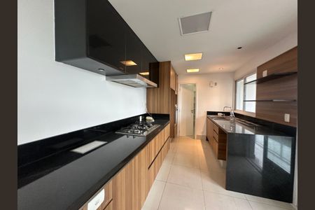 Apartamento à venda com 196m², 3 quartos e 3 vagasCozinha