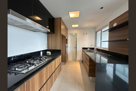 Apartamento à venda com 196m², 3 quartos e 3 vagasCozinha