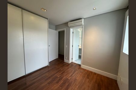 Apartamento à venda com 196m², 3 quartos e 3 vagasSuíte 2
