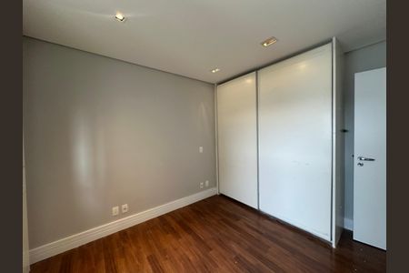 Apartamento à venda com 196m², 3 quartos e 3 vagasSuíte 2
