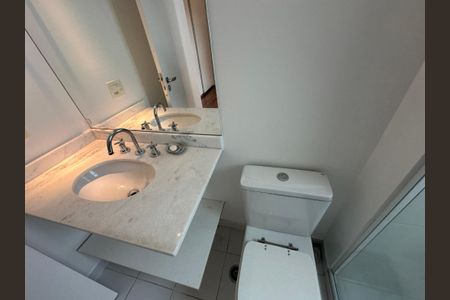 Apartamento à venda com 196m², 3 quartos e 3 vagasBanheiro da Suíte 2