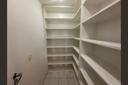 Apartamento à venda com 196m², 3 quartos e 3 vagasDespensa