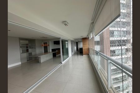 Apartamento à venda com 196m², 3 quartos e 3 vagasVaranda da Sala