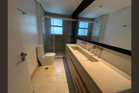 Apartamento à venda com 196m², 3 quartos e 3 vagasBanheiro da Suíte 1
