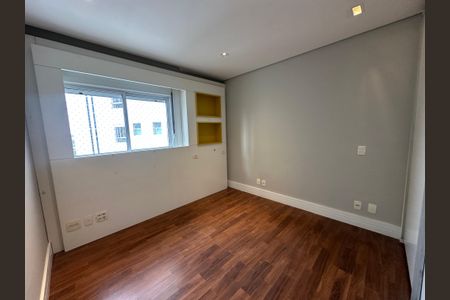 Apartamento à venda com 196m², 3 quartos e 3 vagasSuíte 2