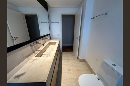 Apartamento à venda com 196m², 3 quartos e 3 vagasBanheiro da Suíte 1