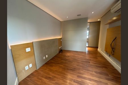 Apartamento à venda com 196m², 3 quartos e 3 vagasSuíte 1