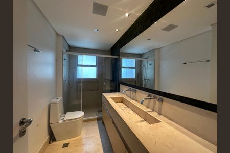 Apartamento à venda com 196m², 3 quartos e 3 vagasBanheiro da Suíte 1