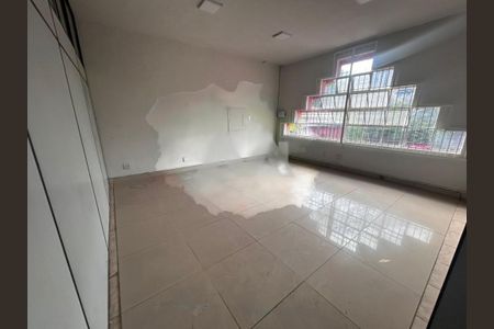 Casa à venda com 280m², 4 quartos e 4 vagas