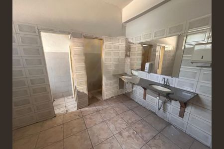 Casa à venda com 280m², 4 quartos e 4 vagas