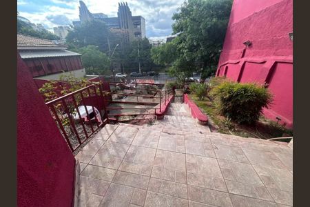 Casa à venda com 280m², 4 quartos e 4 vagas